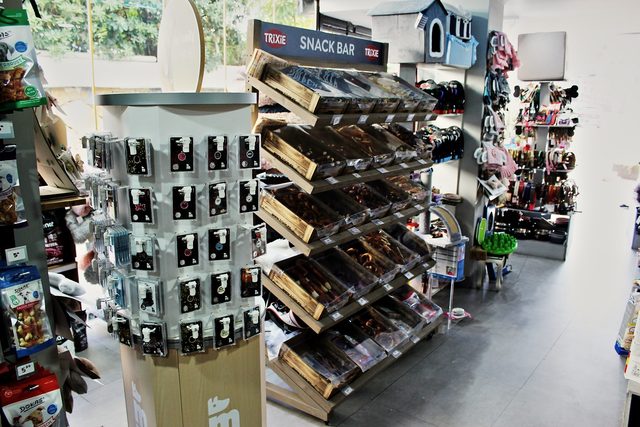 Expositor de placas identificativas y el snack bar de premios naturales a granel